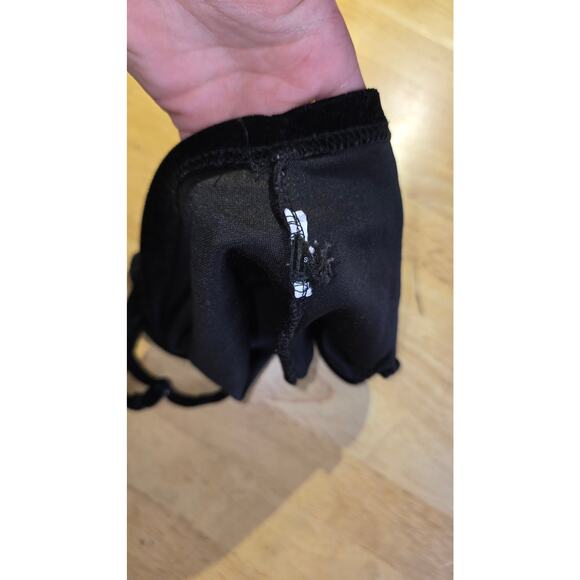 Y2K Black Velvet Crop Top Size Small - Picture 6 of 6